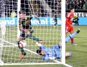 Liam Ridgewell scores against FC Dallas to give the Timbers a series lead they never relinquished