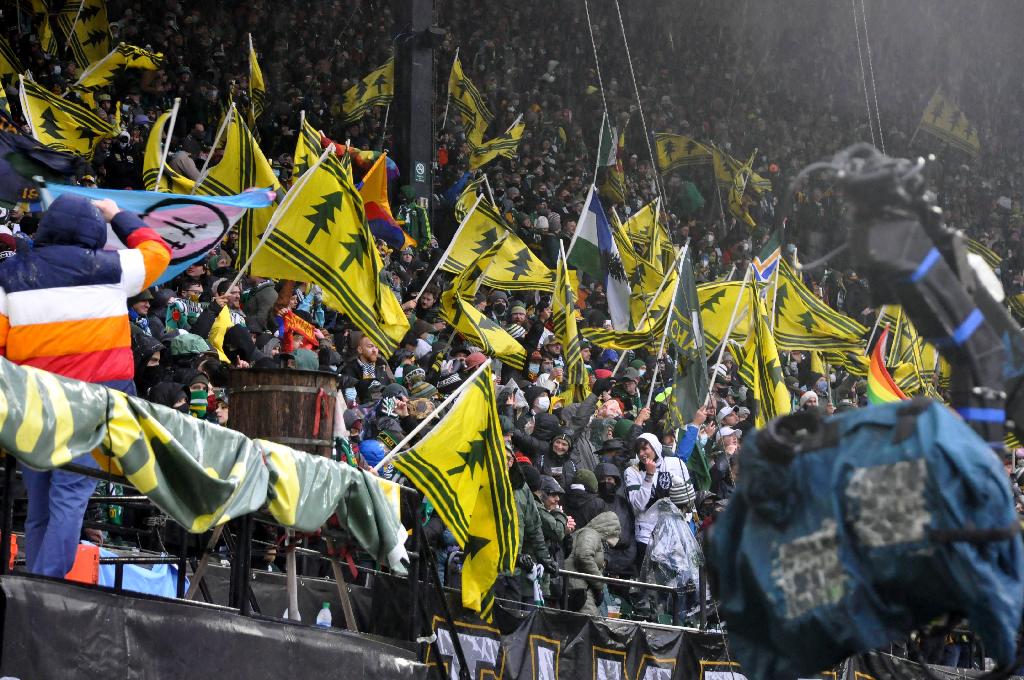 Timbers rally from 2 goals down for 2-2 draw in Nashville