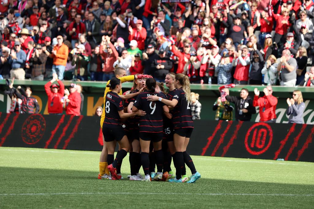 Late miracle goal by Bella Bixby (!) get Thorns a 3-3 draw with Angel City FC.